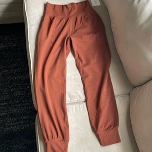 NWT Athleta salutation jogger small